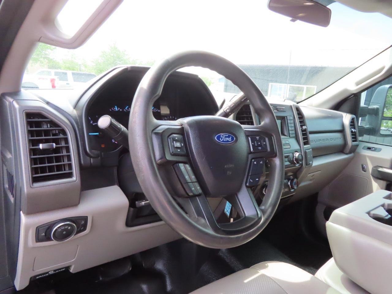 Used 2019 Ford F250 XL w/ Power Equipment Group AWD/4WD image 27