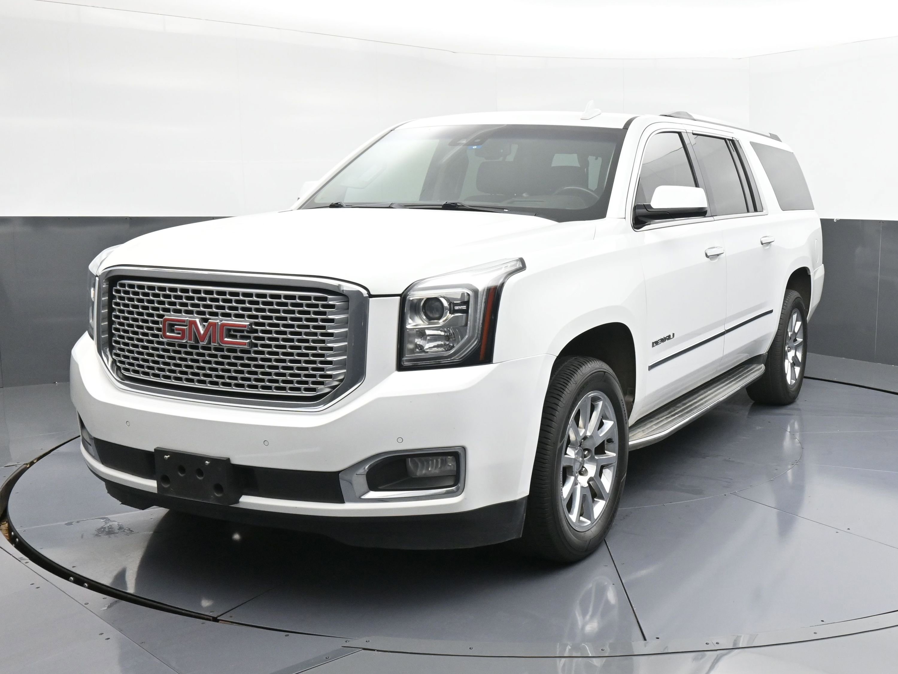 Used 2016 GMC Yukon XL Denali w/ Open Road Package image 4
