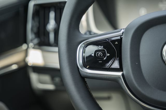 New 2026 Volvo XC90 B6 Plus w/ Protection Package Premier AWD/4WD image 31