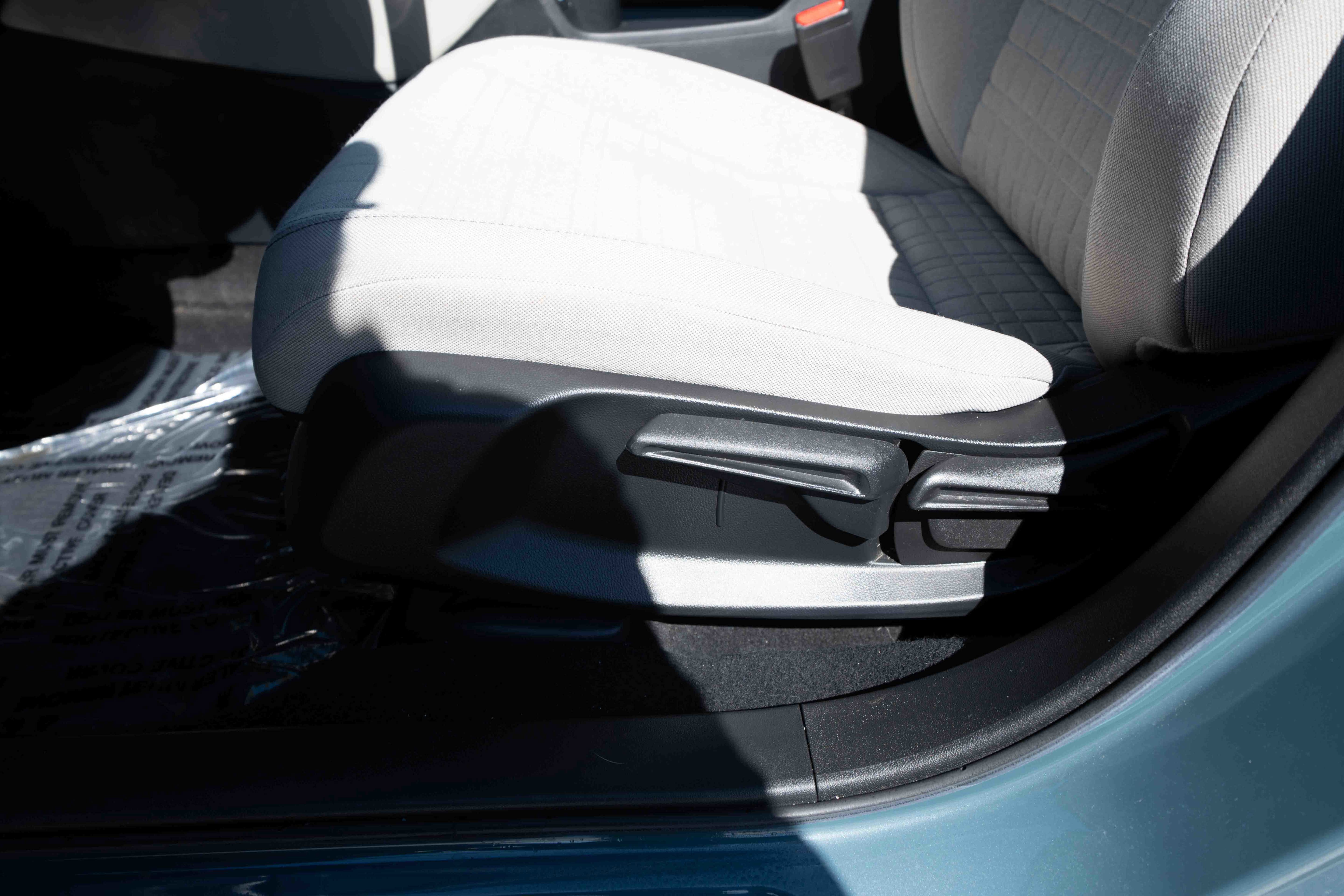 Used 2023 Honda HR-V LX image 12