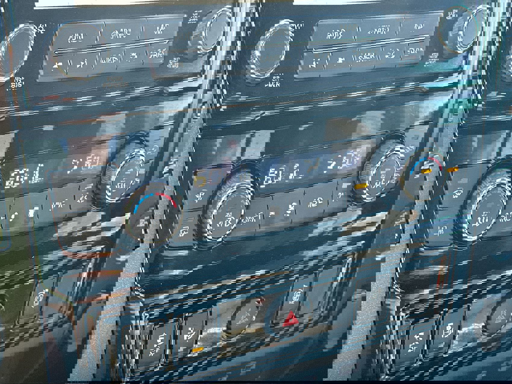 Used 2022 Nissan Titan PRO-4X w/ Pro-4x Utility Package image 18