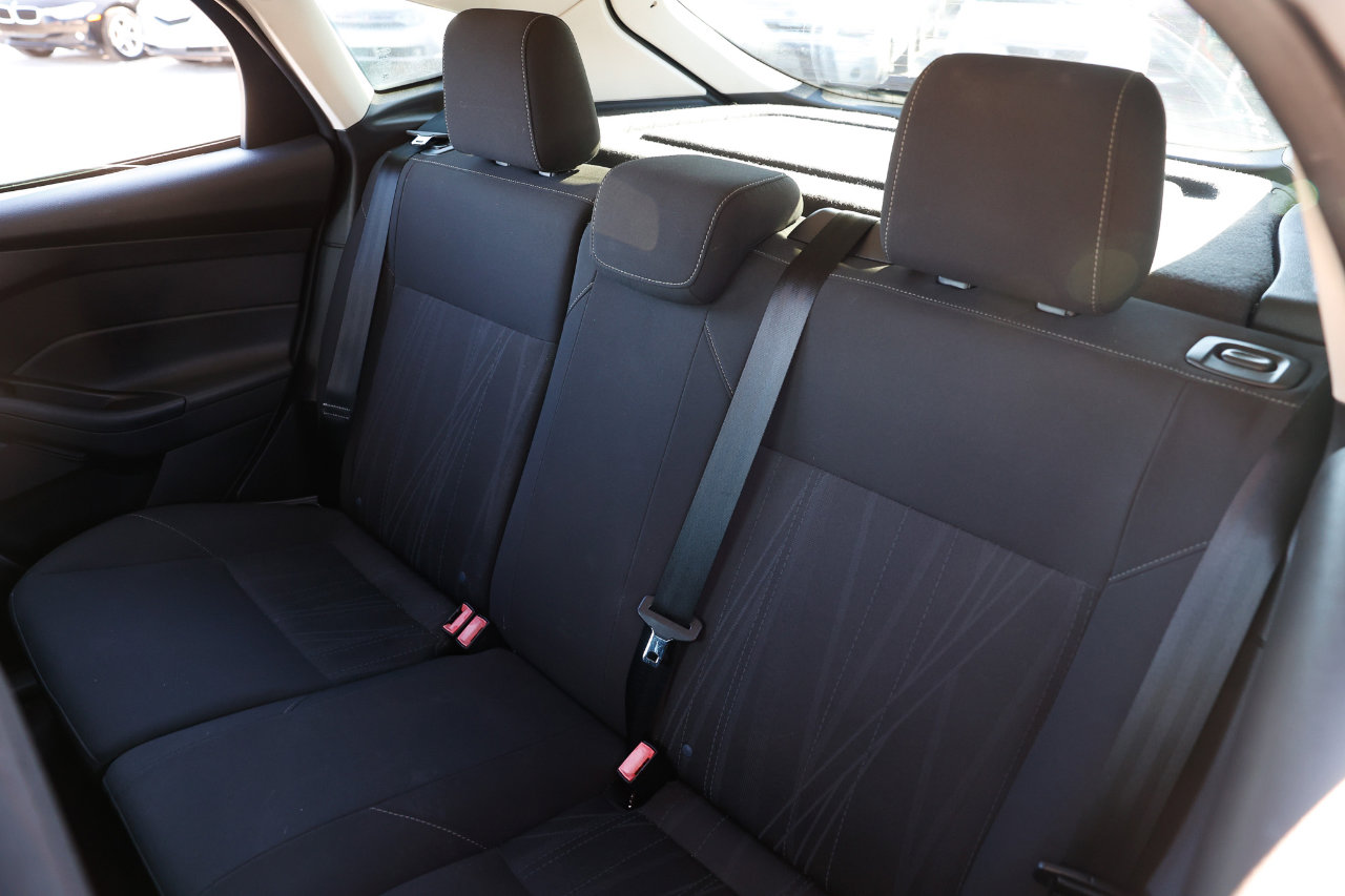 Used 2015 Ford Focus SE image 8