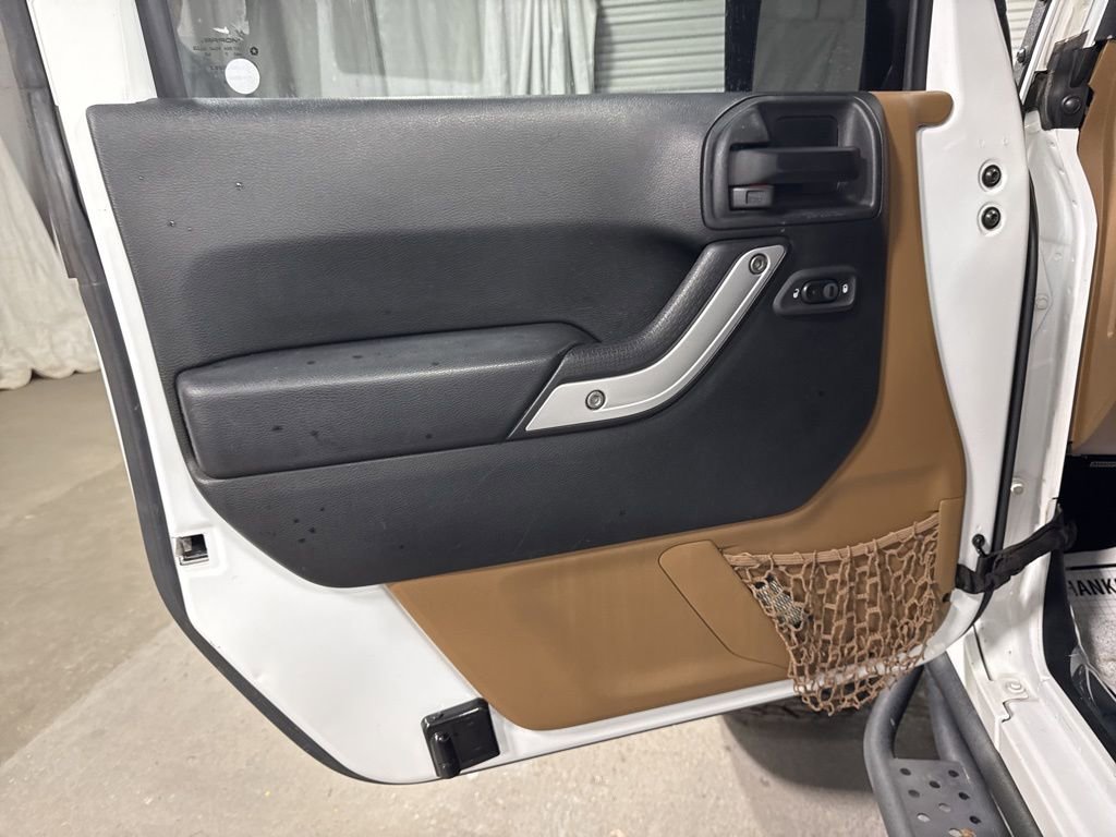 Used 2017 Jeep Wrangler Unlimited Sahara w/ Connectivity Group image 20