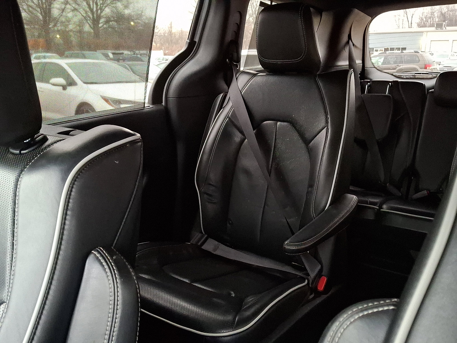 Used 2019 Chrysler Pacifica Limited w/ Advanced Safetytec Group image 18