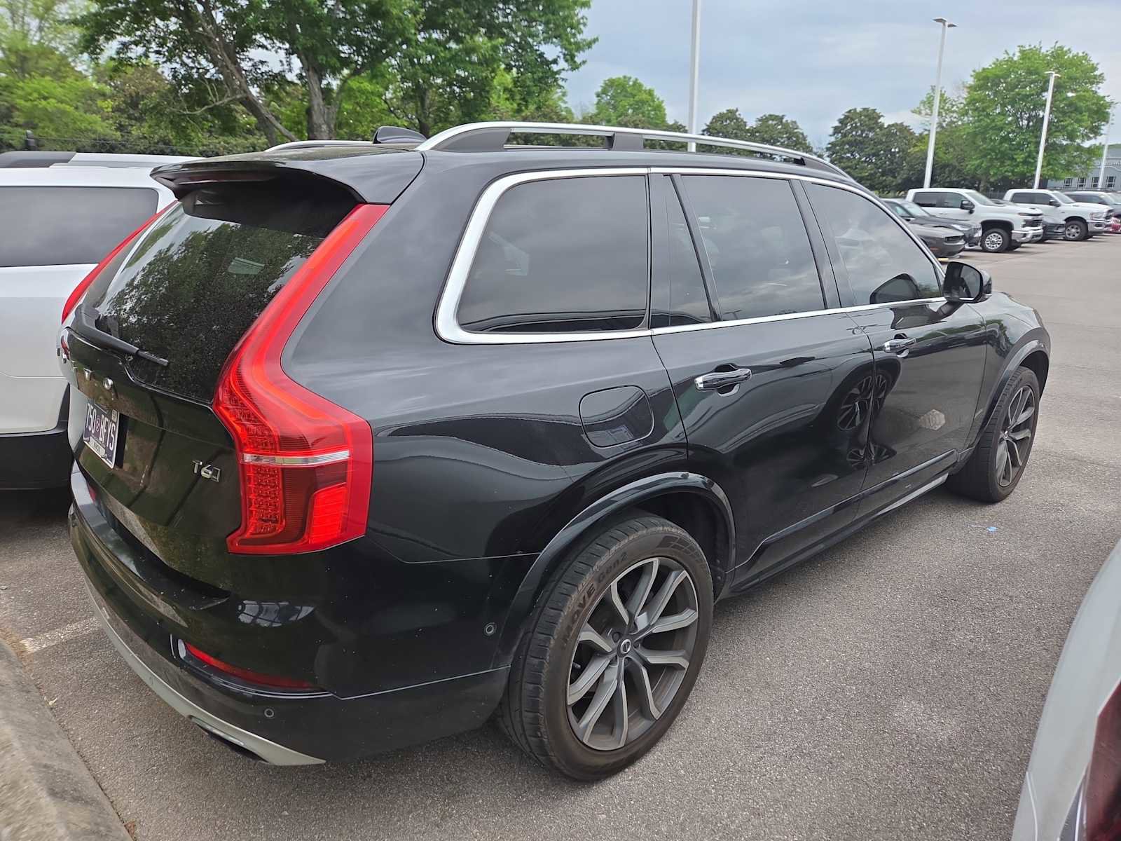 Used 2017 Volvo XC90 T6 Momentum w/ Vision Package AWD/4WD image 5