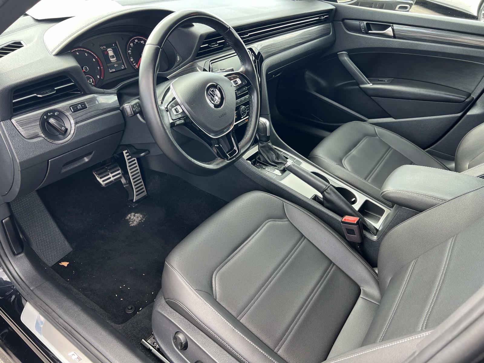 Certified 2022 Volkswagen Passat 2.0T R-Line image 3