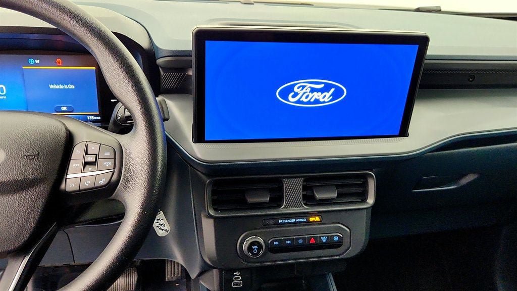 Used 2025 Ford Maverick XL FWD image 17