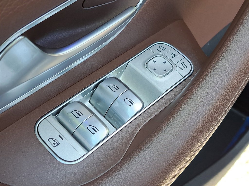 Used 2024 Mercedes-Benz GLS 450 4MATIC image 25