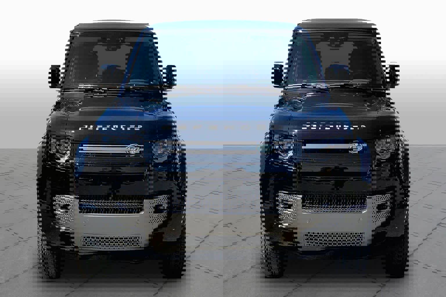 Certified 2025 Land Rover Defender 110 X-Dynamic SE image 4