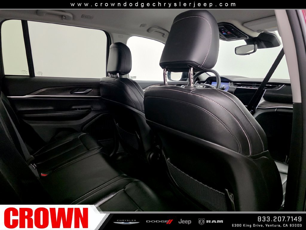 Certified 2024 Jeep Grand Cherokee Limited w/ Black Appearance Package RWD image 13