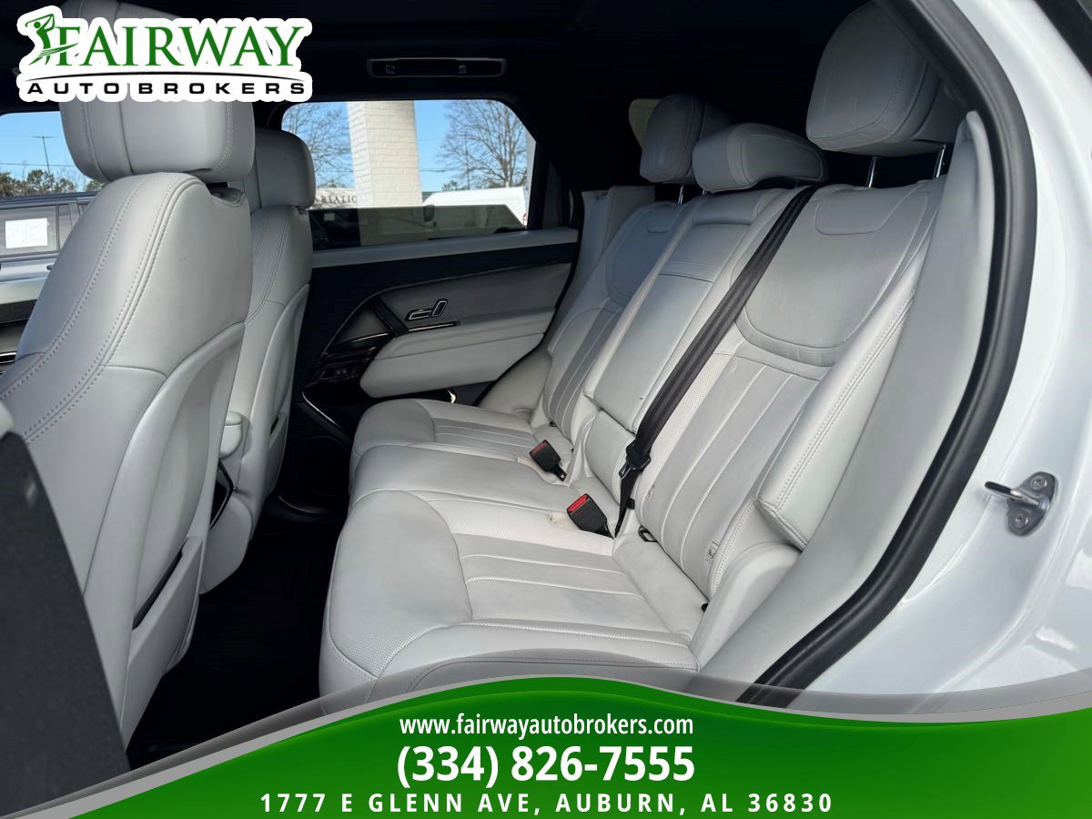 Used 2023 Land Rover Range Rover Sport SE image 11