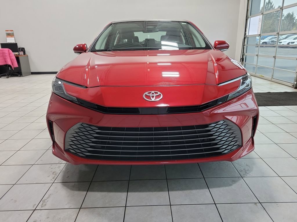 Used 2025 Toyota Camry XLE image 26