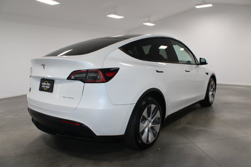 Used 2023 Tesla Model Y Long Range AWD/4WD image 9
