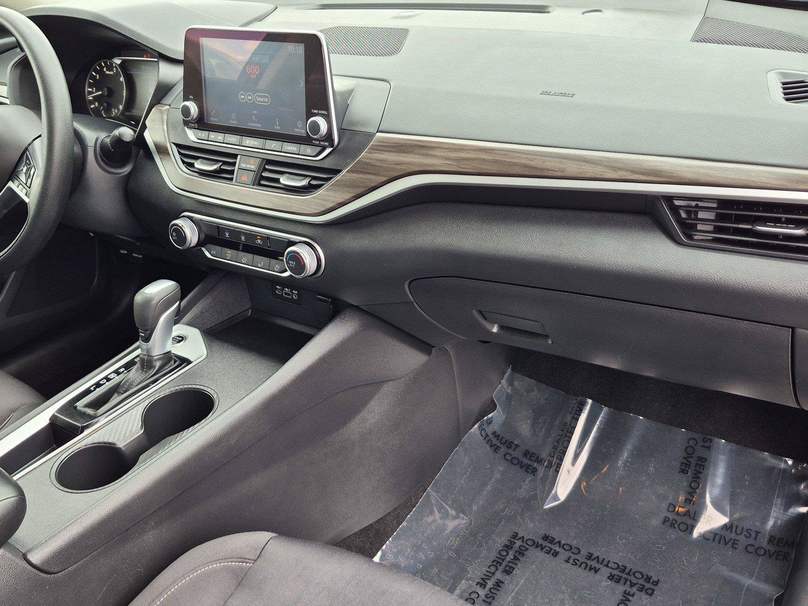 Used 2025 Nissan Altima 2.5 SV FWD image 11