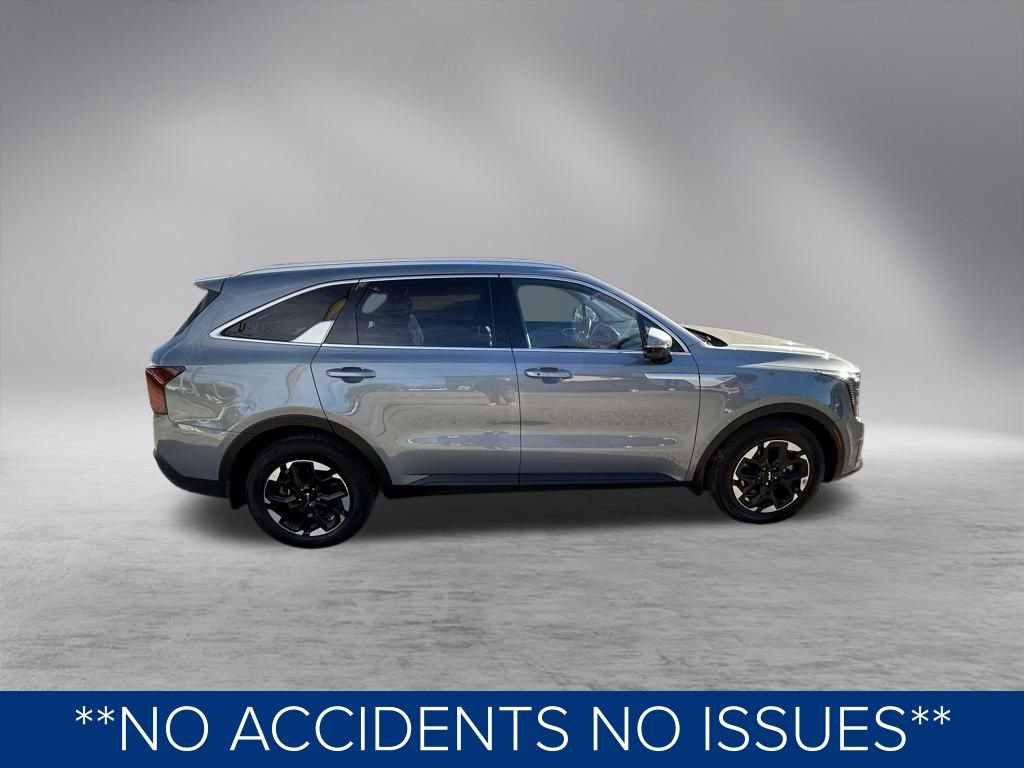 Used 2025 Kia Sorento S w/ Panoramic Sunroof Package image 3