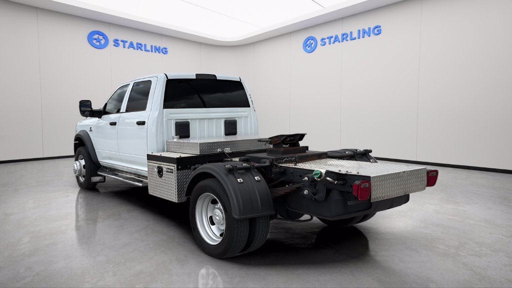 Used 2024 RAM 5500 Tradesman w/ Chrome Appearance Group AWD/4WD image 5