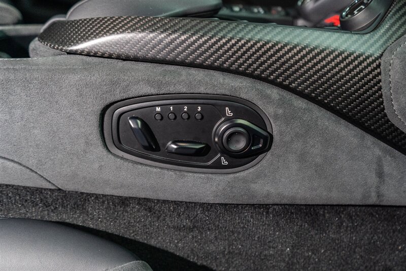 Used 2023 Aston Martin V8 Vantage Coupe RWD image 42