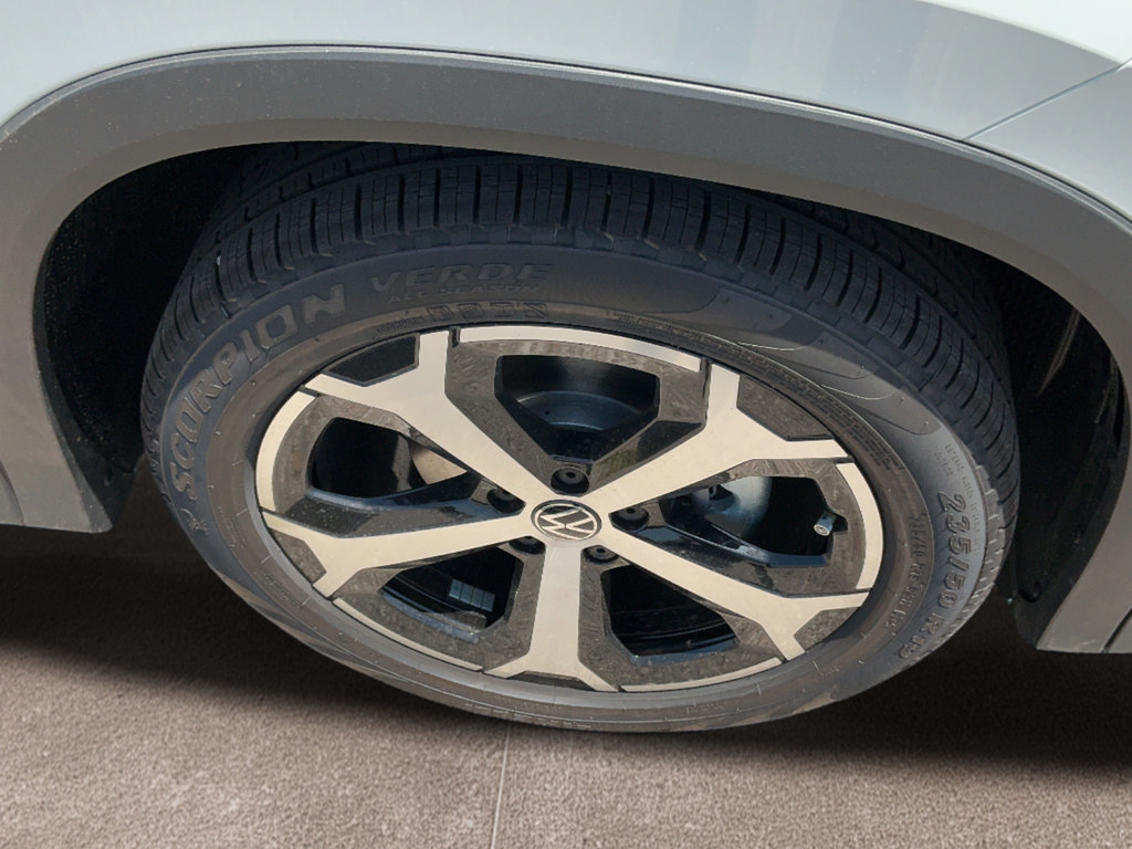 New 2026 Volkswagen Tiguan SE FWD image 23