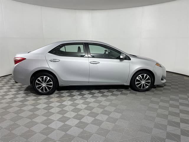 Used 2019 Toyota Corolla LE w/ Carpet Mat Package (TMS) FWD image 8
