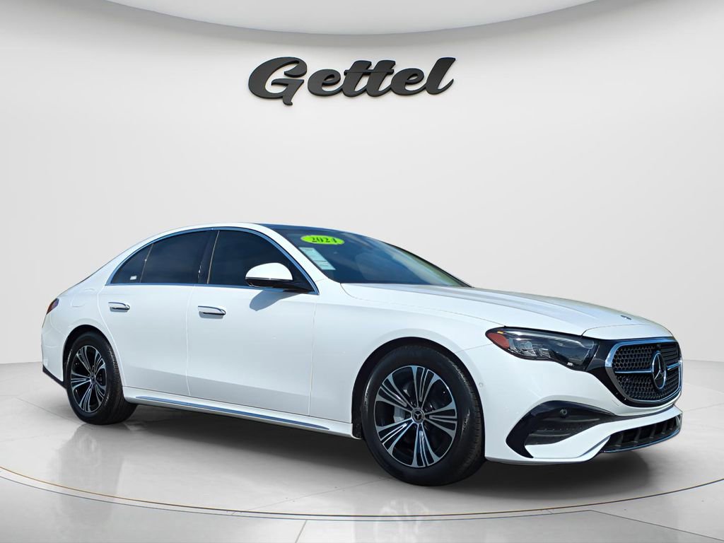 Used 2024 Mercedes-Benz E 350 4MATIC Sedan image 3