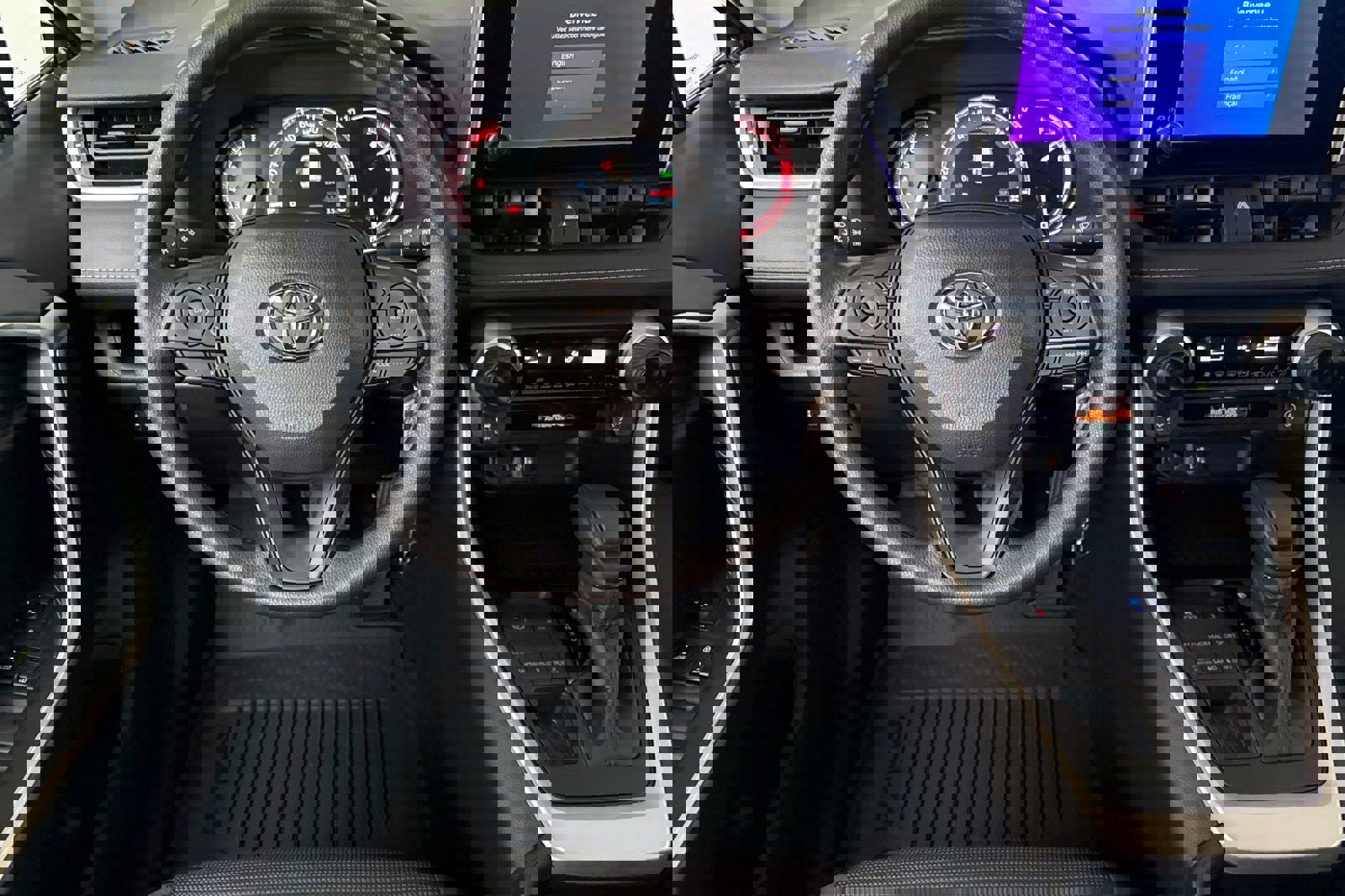 New 2025 Toyota RAV4 LE image 17