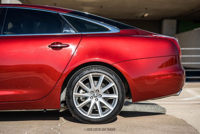 Used 2012 Jaguar XJ RWD image 5