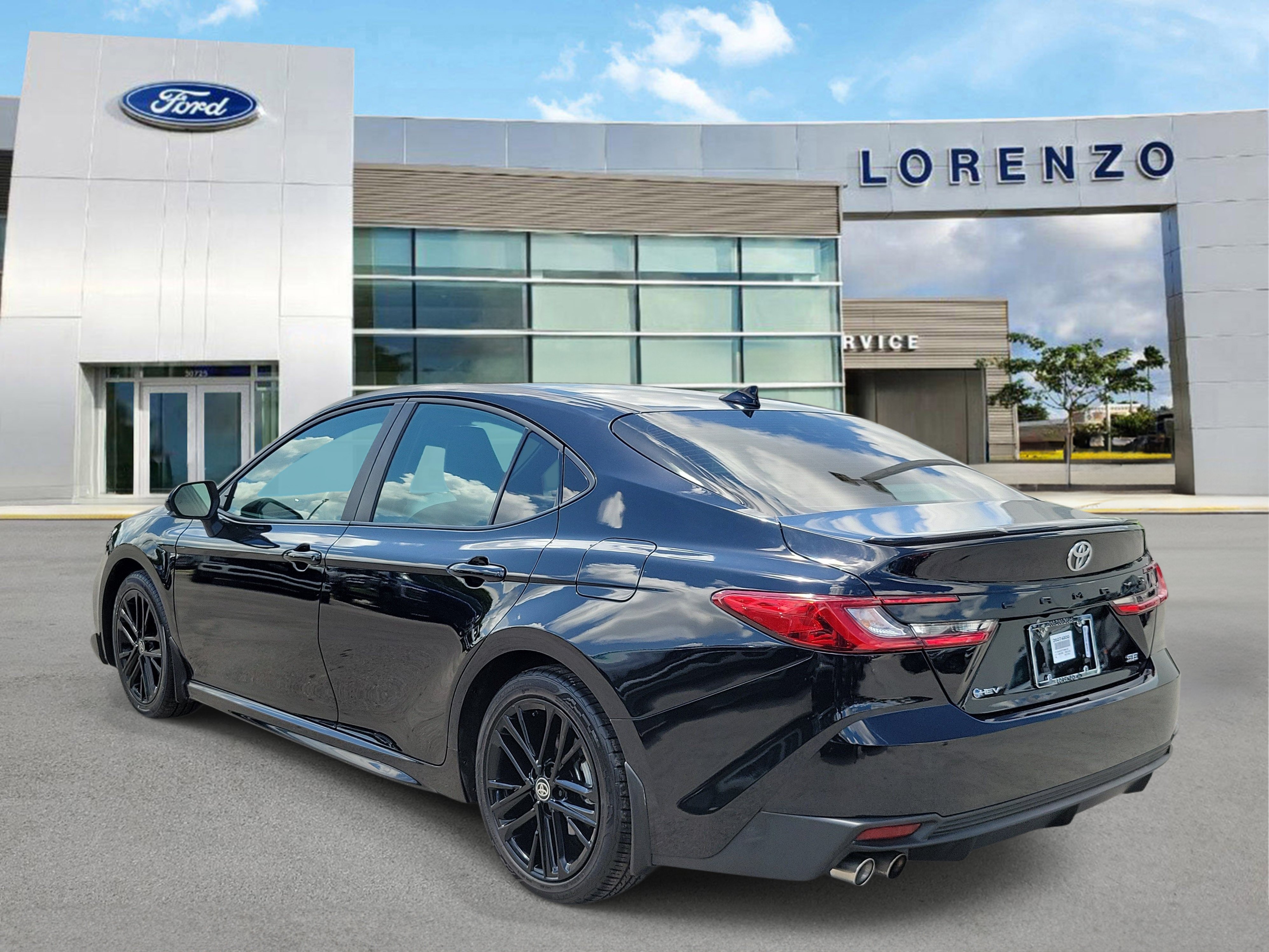 Used 2026 Toyota Camry SE FWD image 7