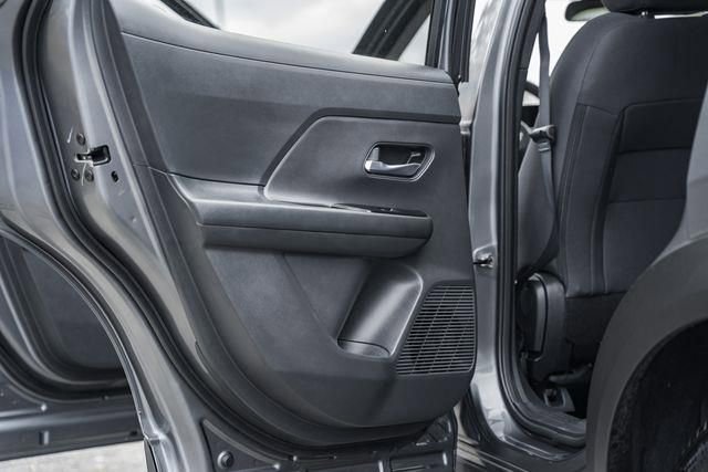 Used 2025 Nissan Kicks SV w/ Charging Package image 33