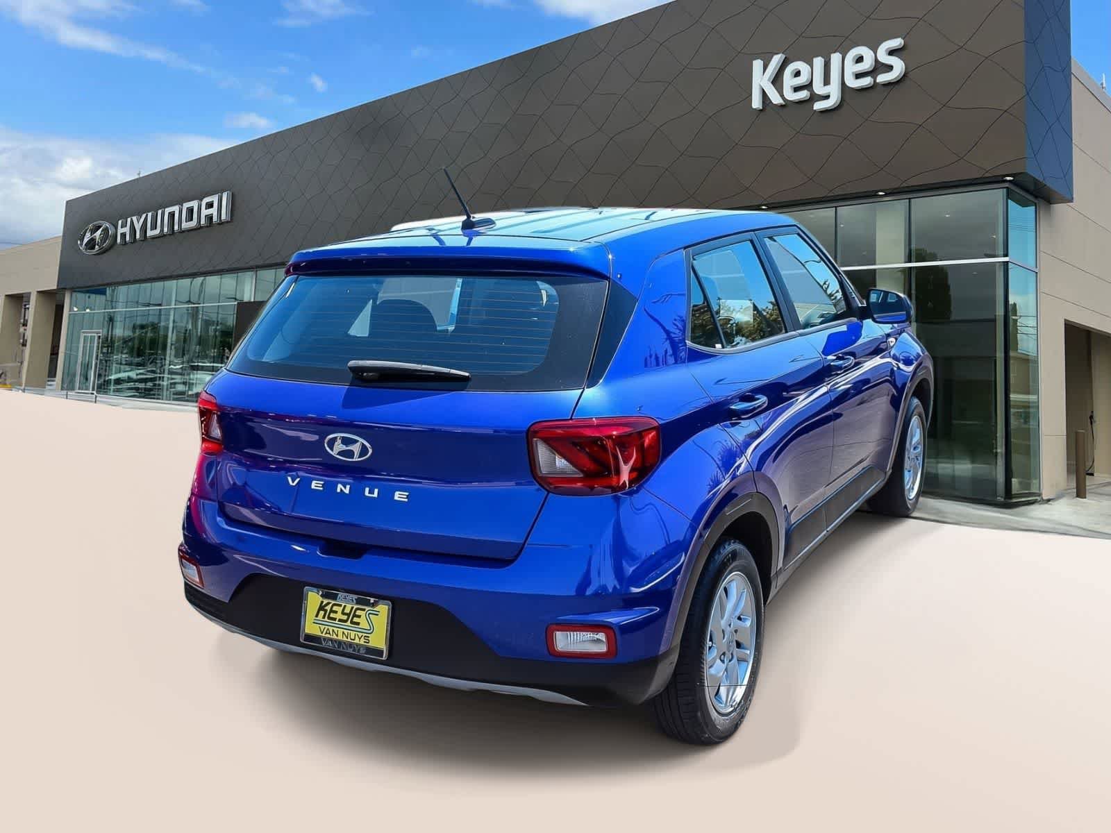 Certified 2024 Hyundai Venue SE FWD image 4