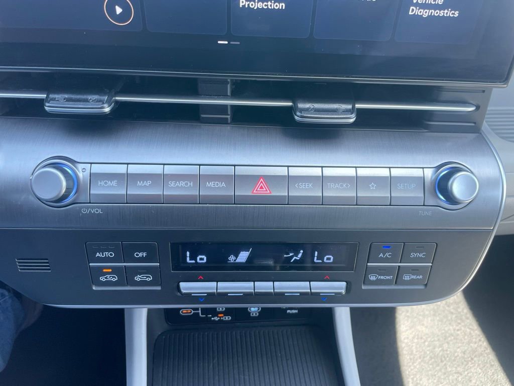Used 2024 Hyundai Kona SEL AWD/4WD image 11