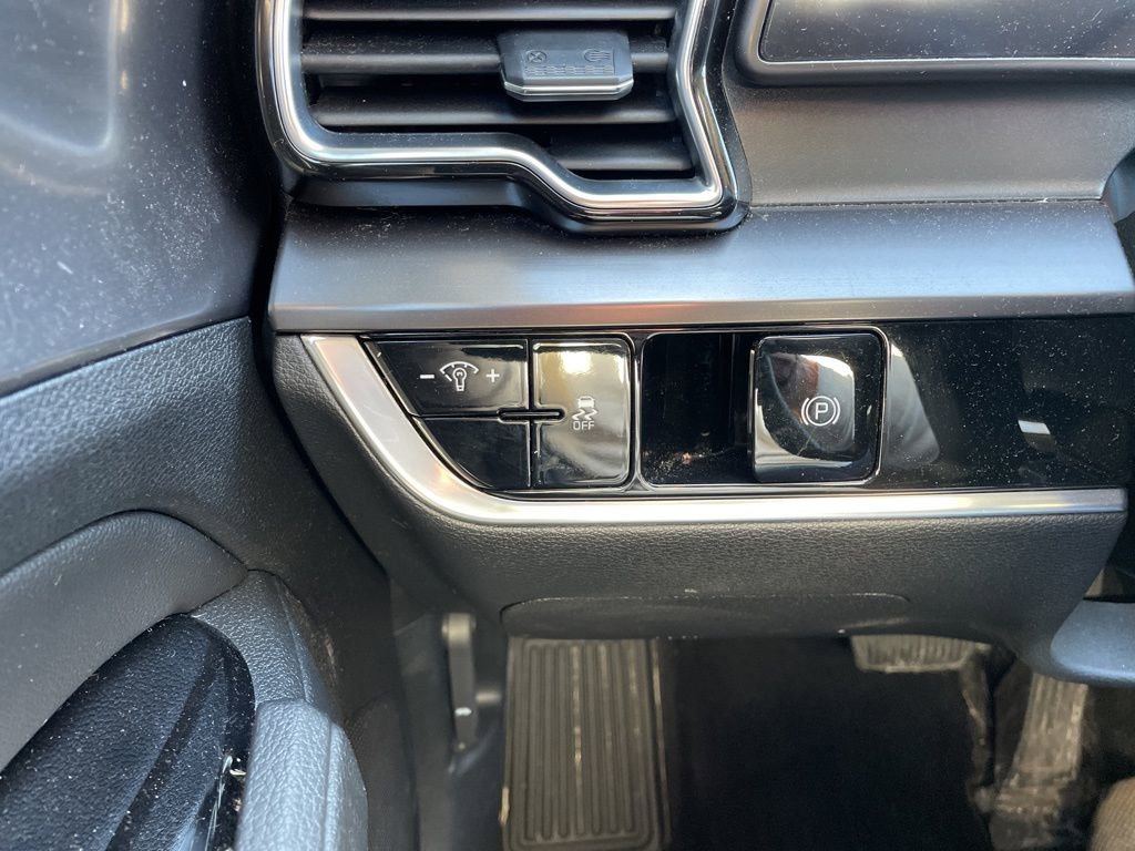 Used 2024 Kia Sportage EX FWD image 23