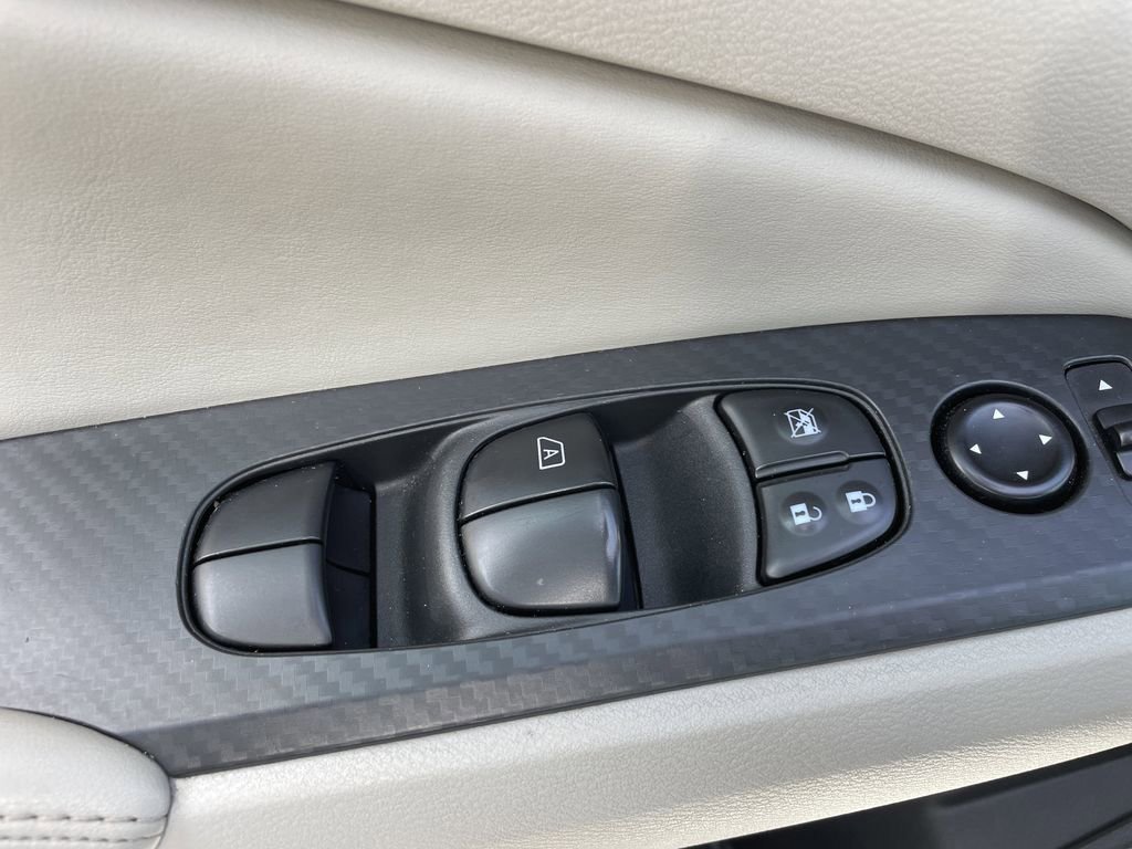 Used 2024 Nissan Altima 2.5 SV w/ SV Premium Package image 19