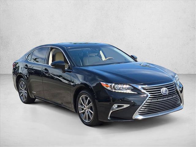 Used 2017 Lexus ES 300h w/ Navigation System Package FWD image 3