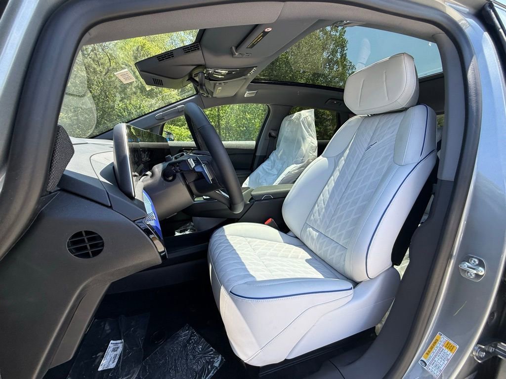 New 2026 Cadillac Optiq V AWD/4WD image 5