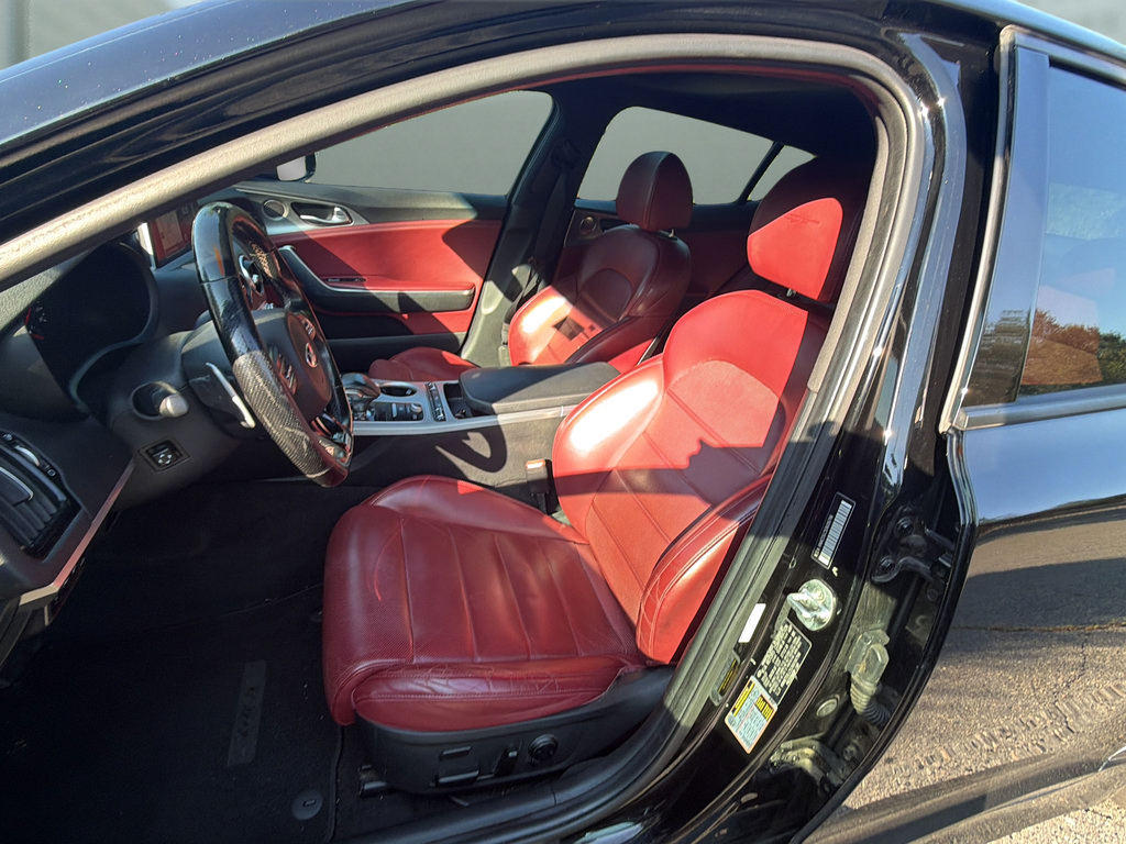 Used 2018 Kia Stinger GT2 AWD/4WD image 11