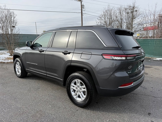 Used 2025 Jeep Grand Cherokee Laredo image 8