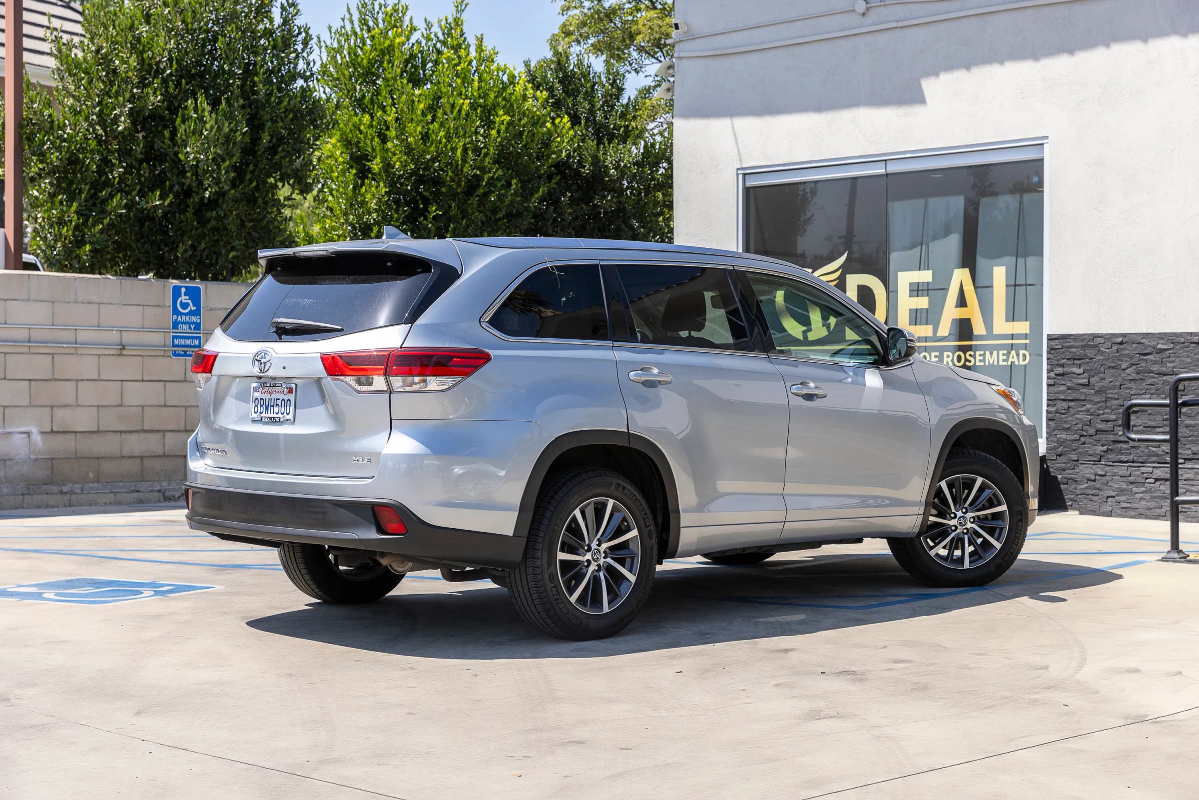 Used 2018 Toyota Highlander XLE FWD image 13