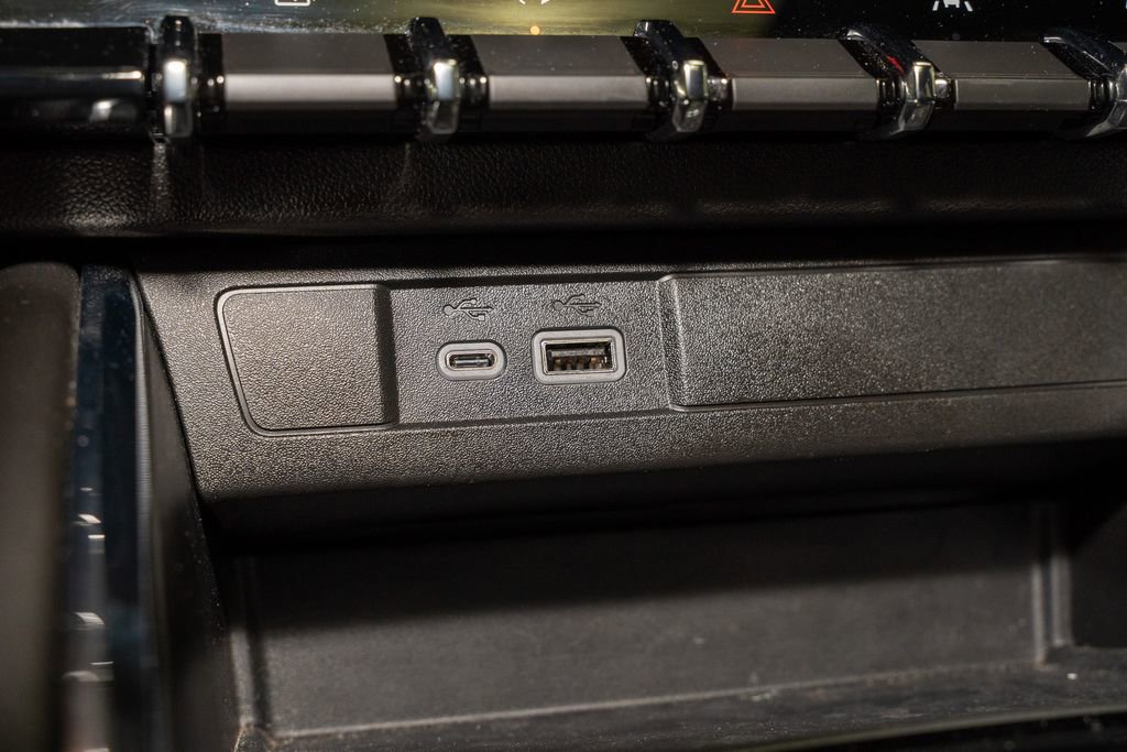 Used 2024 GMC Canyon AT4 w/ AT4 Premium Package image 16