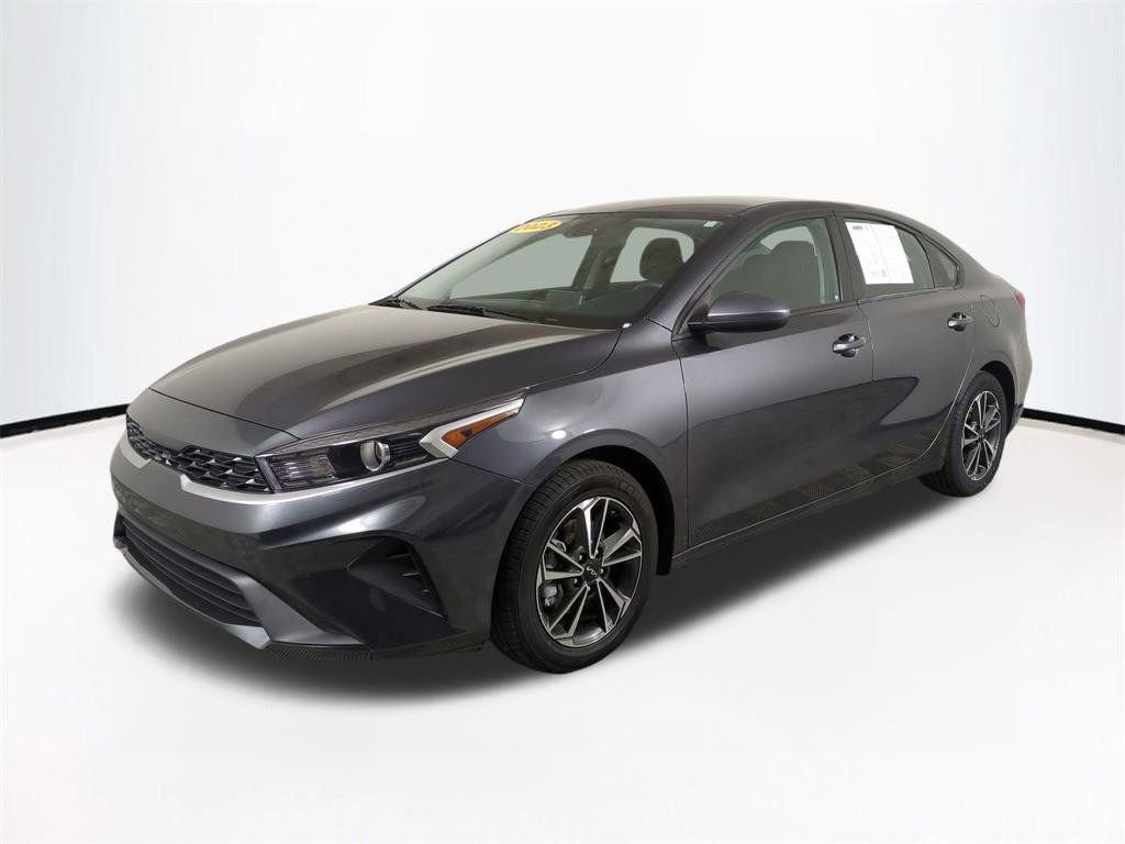 Used 2023 Kia Forte LXS FWD image 9