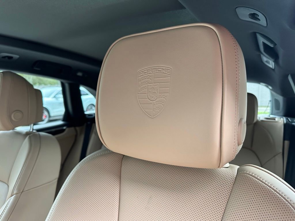 Certified 2025 Porsche Macan image 22