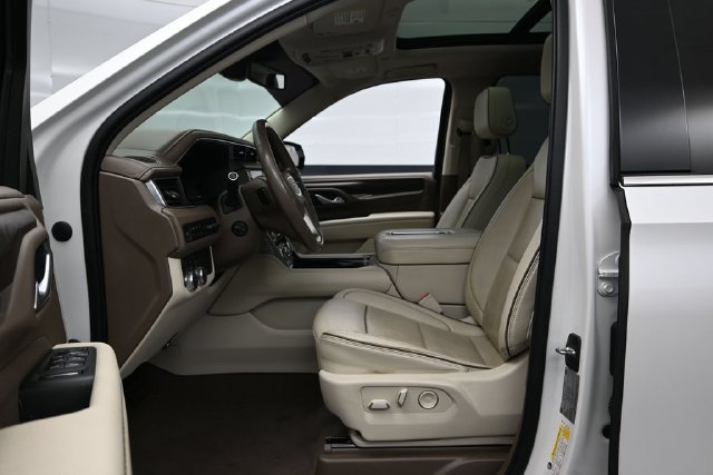 Used 2022 GMC Yukon XL Denali AWD/4WD image 19
