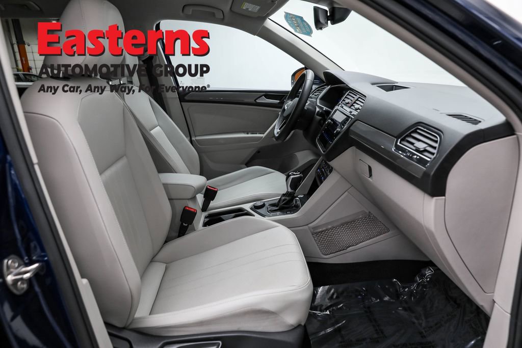 Used 2022 Volkswagen Tiguan SE image 22