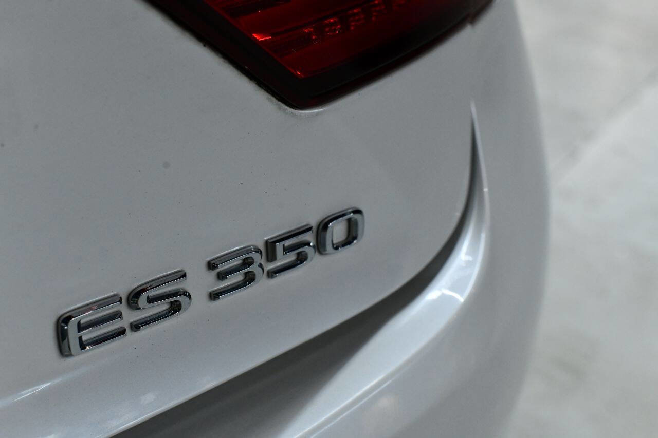 Used 2015 Lexus ES 350 w/ Premium Package image 14