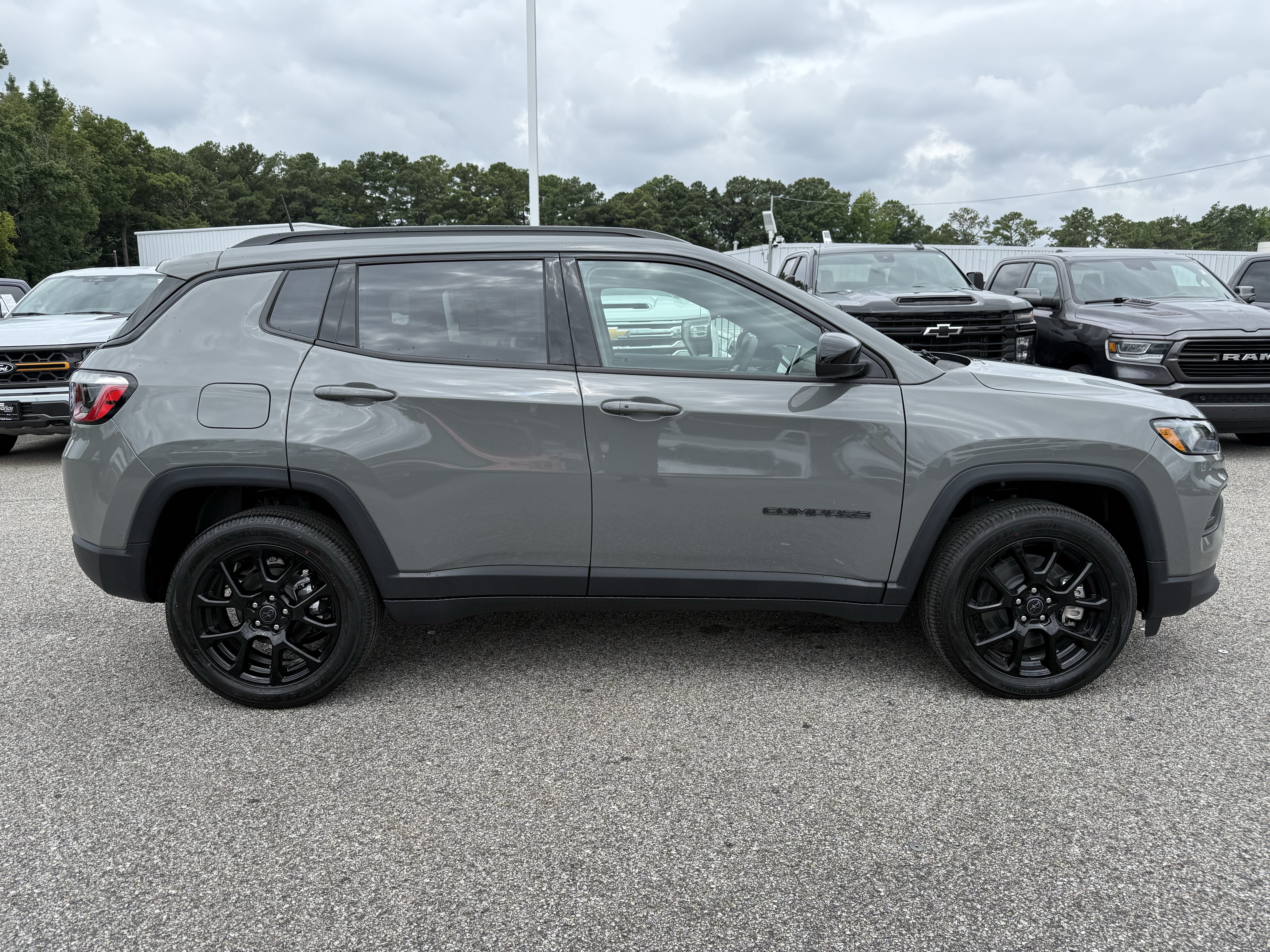 New 2026 Jeep Compass Latitude AWD/4WD image 11