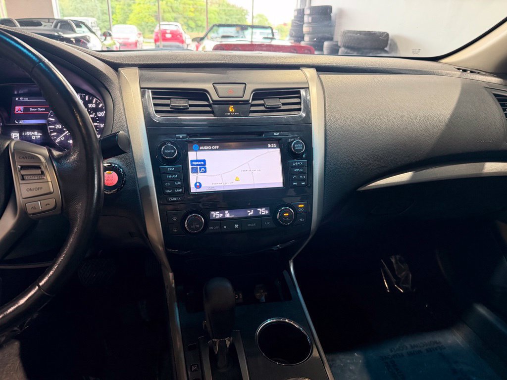Used 2014 Nissan Altima 2.5 SL w/ Technology Package FWD image 10