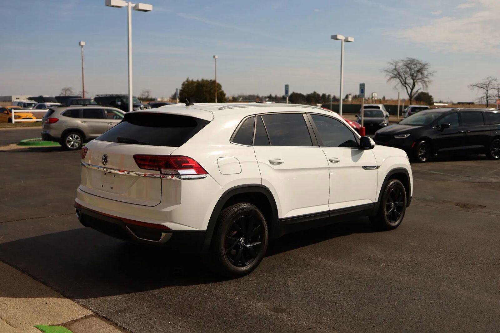 Used 2022 Volkswagen Atlas Cross Sport SE image 5