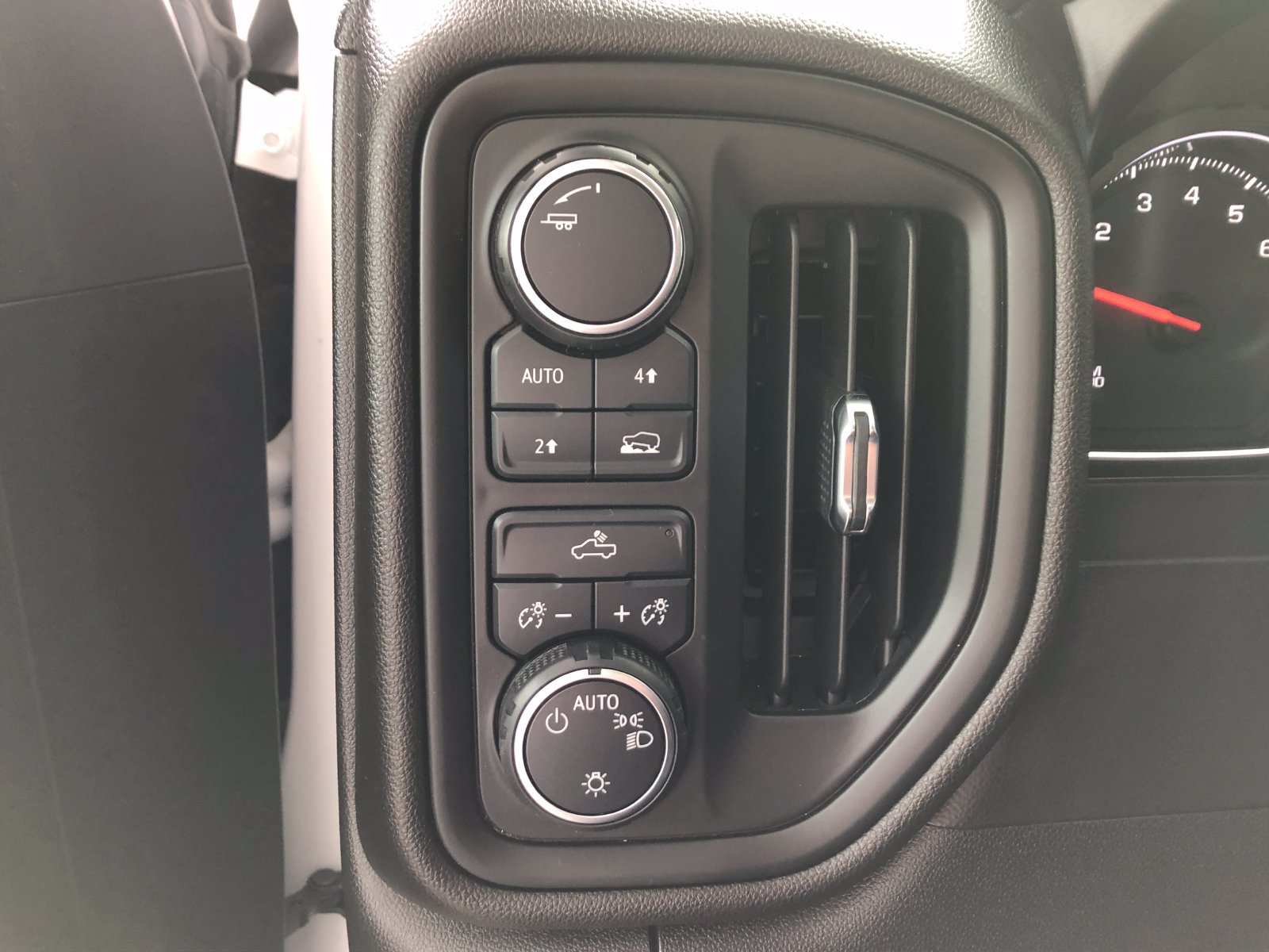 Used 2021 Chevrolet Silverado 1500 Custom w/ Rally Edition AWD/4WD image 32