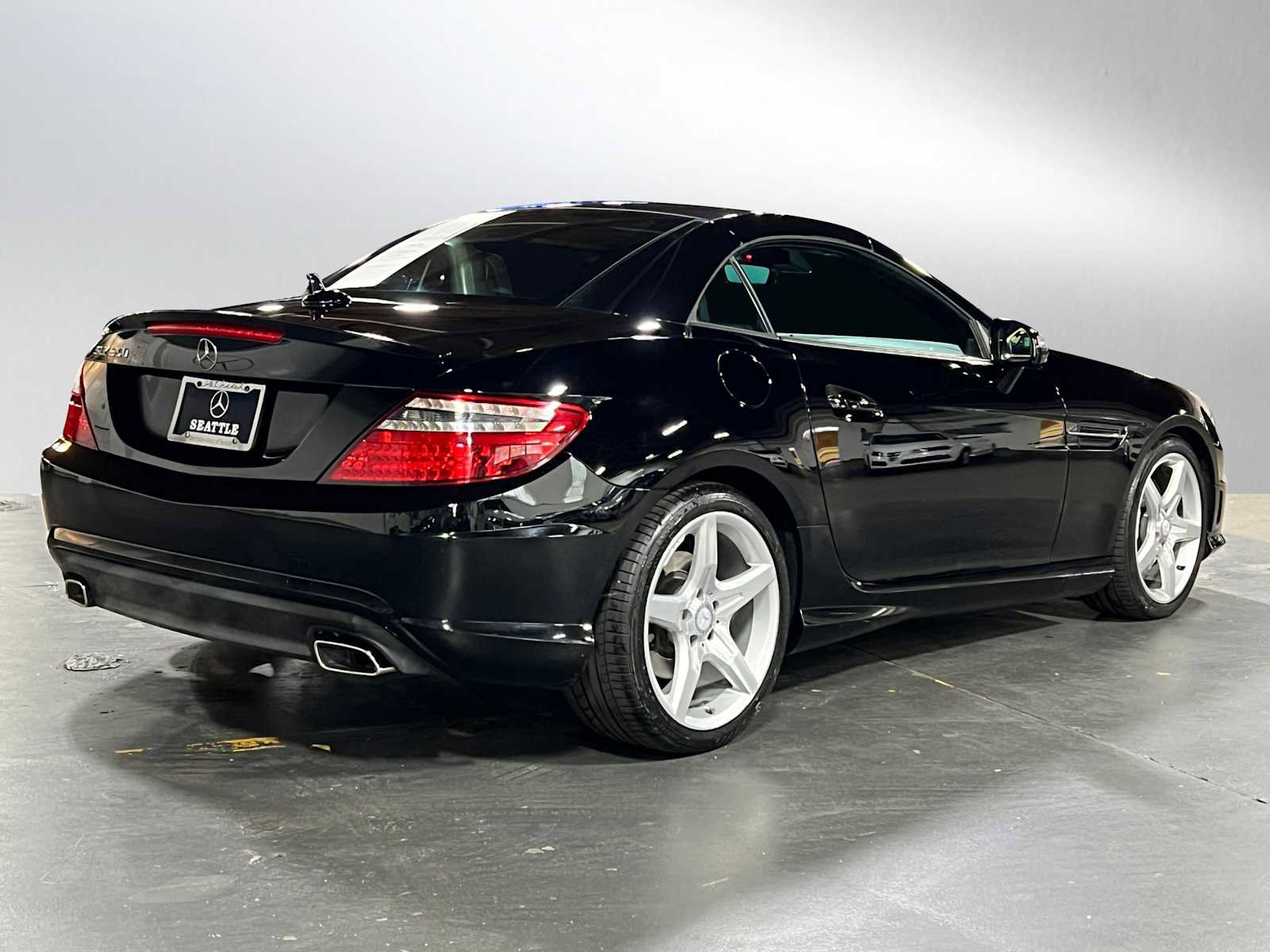 Used 2015 Mercedes-Benz SLK 350 image 3