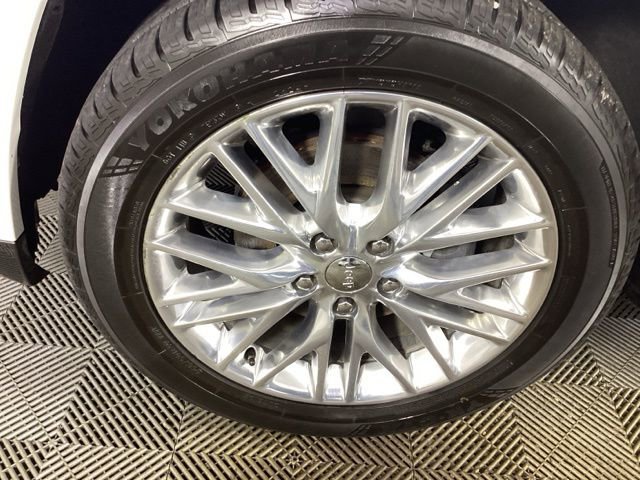 Used 2017 Jeep Grand Cherokee Summit image 8