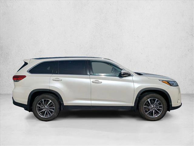 Used 2019 Toyota Highlander XLE video 4